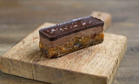 Superfood bar Пирожное «Шоколад с карамелью»
