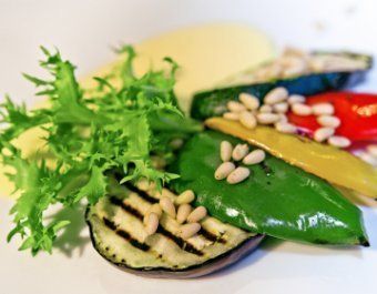 Easy Meal Овощи-гриль с кедровыми орешками