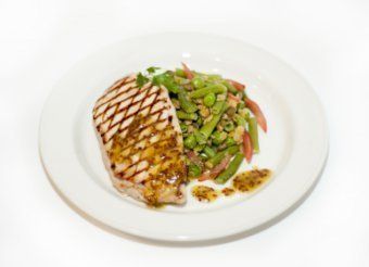 Easy Meal Куриная грудка с чечевицей и зеленым горошком