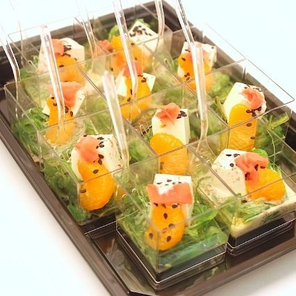 Ministerstvo Catering Company Тофу с салатом чука