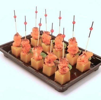 Ministerstvo Catering Company Лосось на кубике апельсинового мармелада