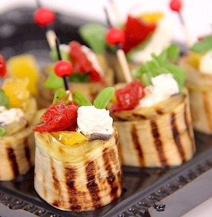 Ministerstvo Catering Company Рулет из баклажан с мягким сыром и вяленым томатом