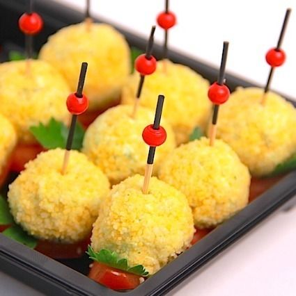 Ministerstvo Catering Company Балканская закуска из пряного сыра