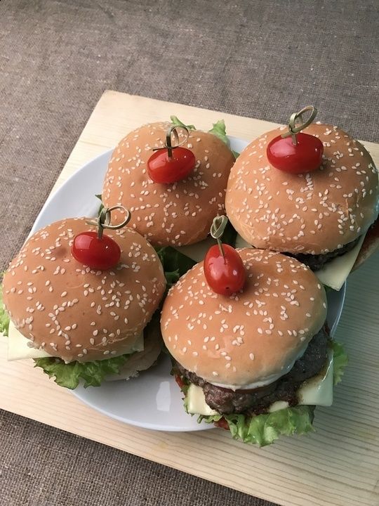 АИЛ Catering Классический чизбургер «Jaaн»
