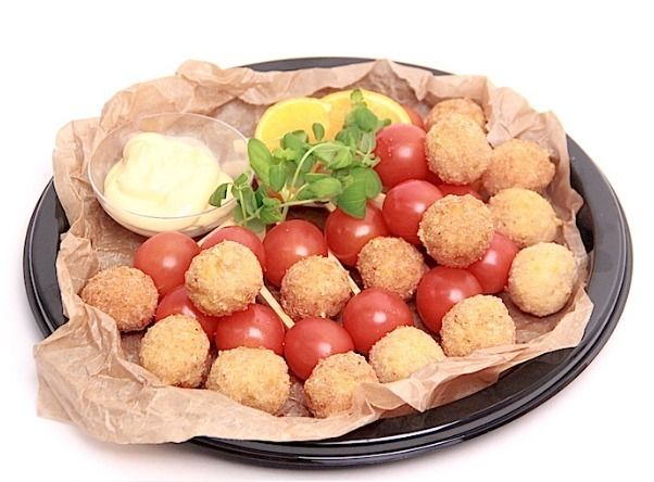 Ministerstvo Catering Company Куриные мячики с черри