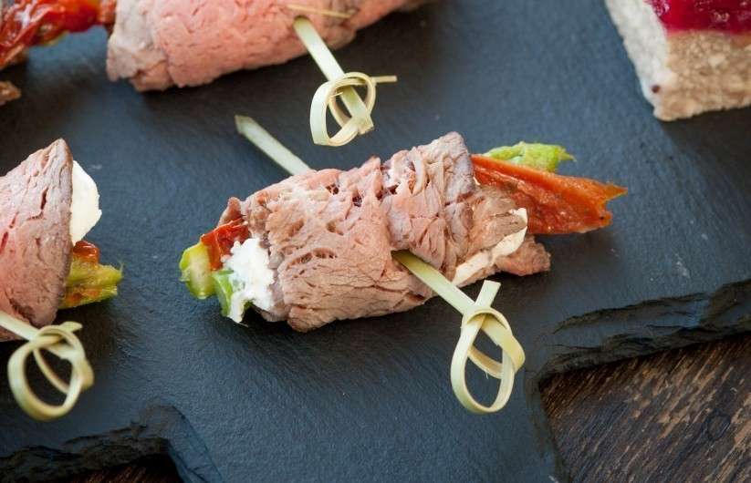 САДко Сatering Ростбиф со спаржей и вялеными томатами