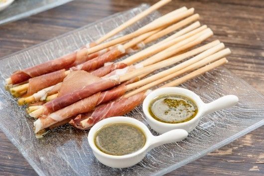 САДко Сatering Гриссини с хамоном