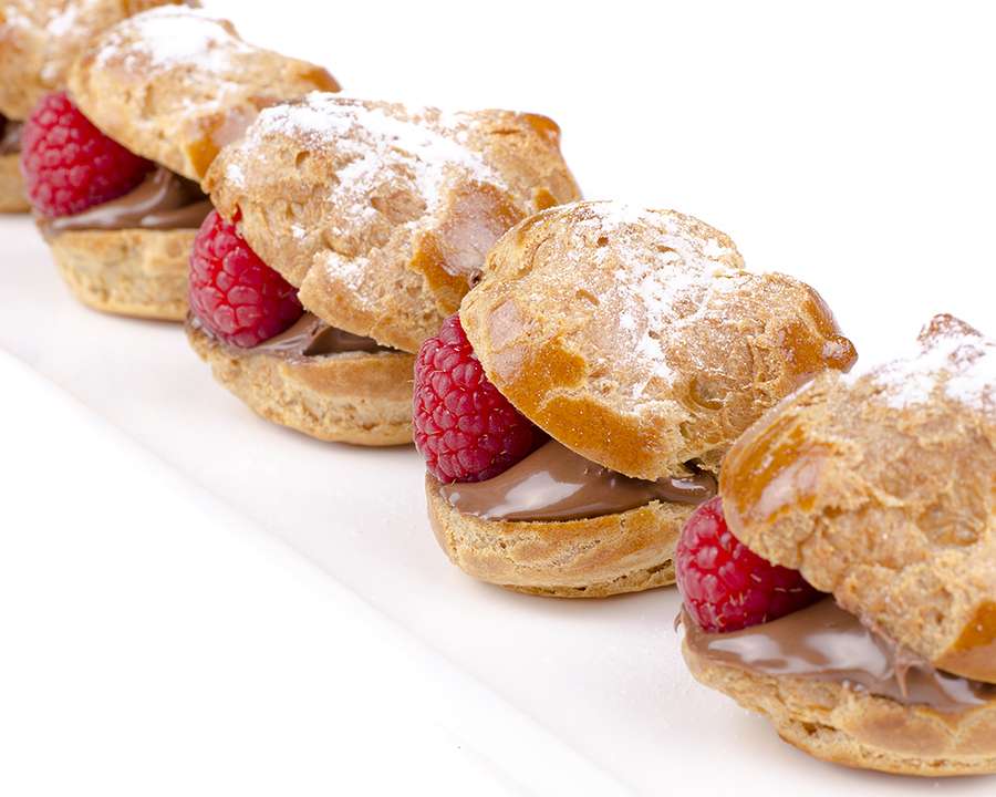 ёКейтеринг Профитроли с Nutella и малиной