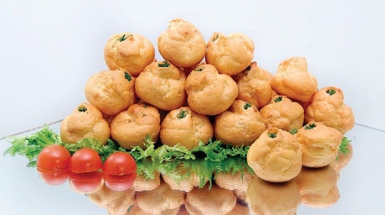 Cote Catering Воздушные профитроли с муссом ди Маре