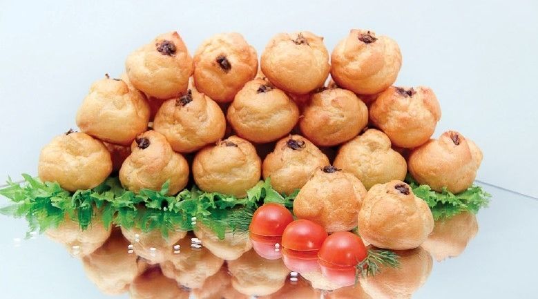 Cote Catering Воздушные профитроли с муссом ди Фунги