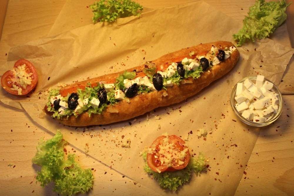 Hot doggy dog Греческий хот-дог