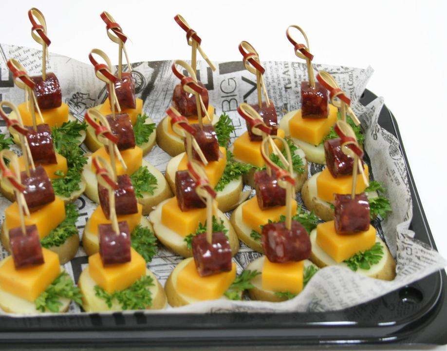 Assorty Furshet Канапе из охотничьих колбасок