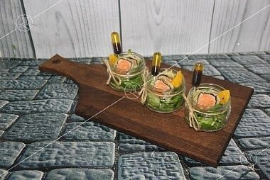 Ministerstvo Catering Company Салат в азиатском стиле с лососем, цитрусовыми и медовой заправкой