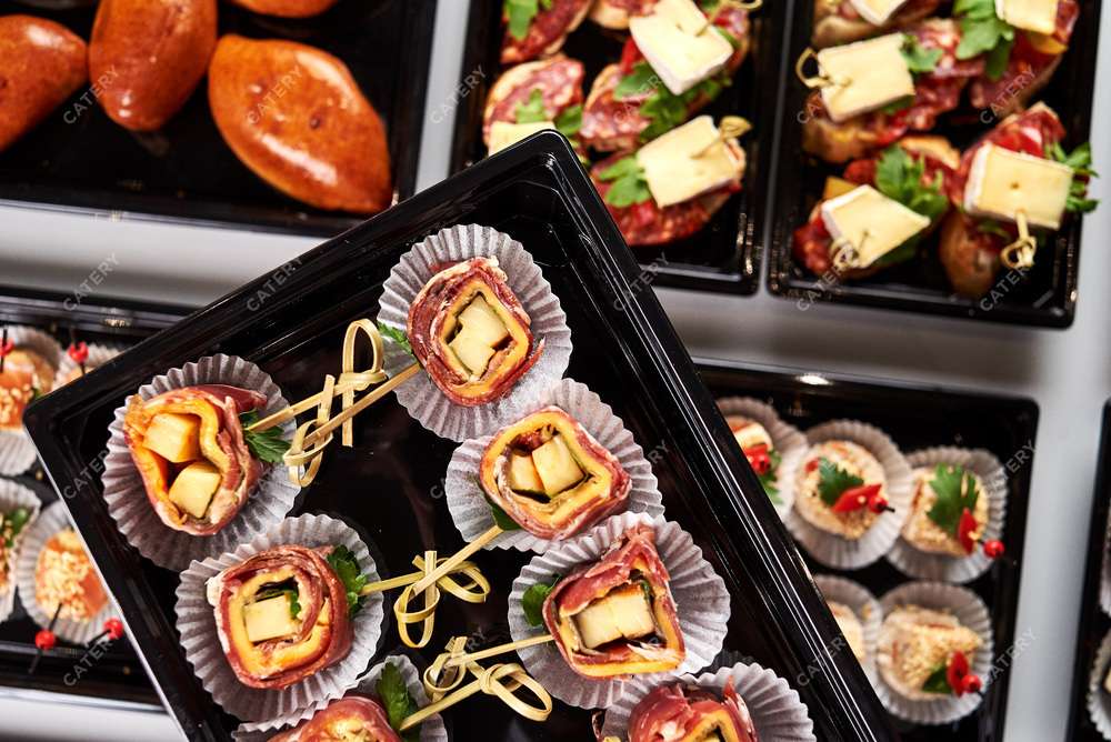 Tasty Catering Пармская ветчина с сыром «Моцарелла» и «Чеддер» соусом «Кимчи»