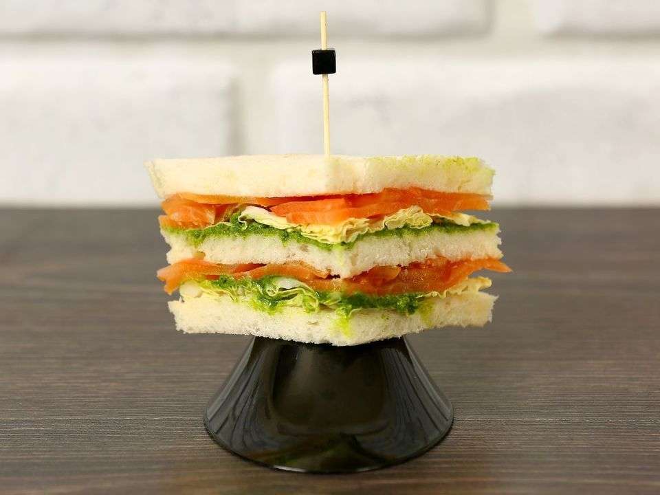 Лаборатория Вкуса Сэндвич с семгой