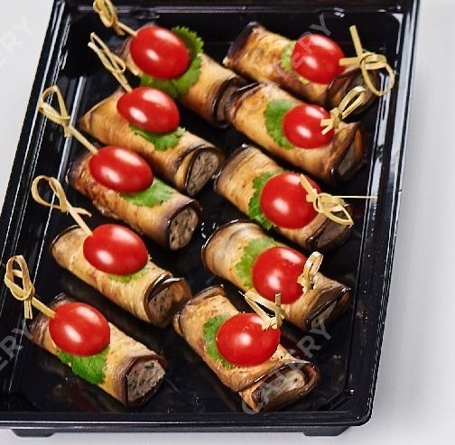 Tasty Catering Баклажан-гриль с ореховым муссом и свежим тимьяном