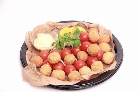 Ministerstvo Catering Company Куриный болл с томатами Черри