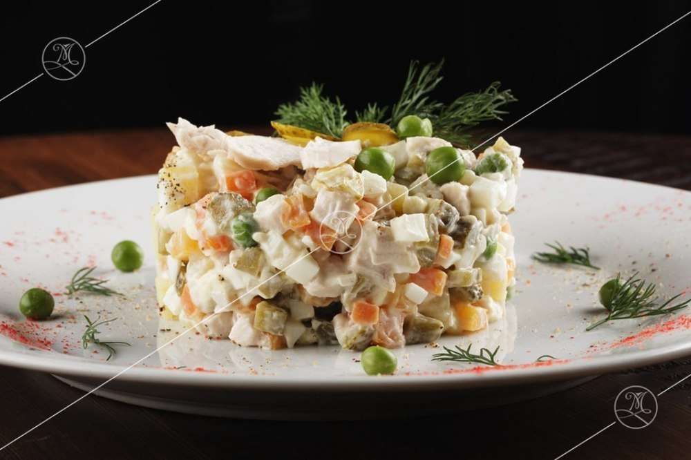 Ministerstvo Catering Company Салат «Оливье» классический
