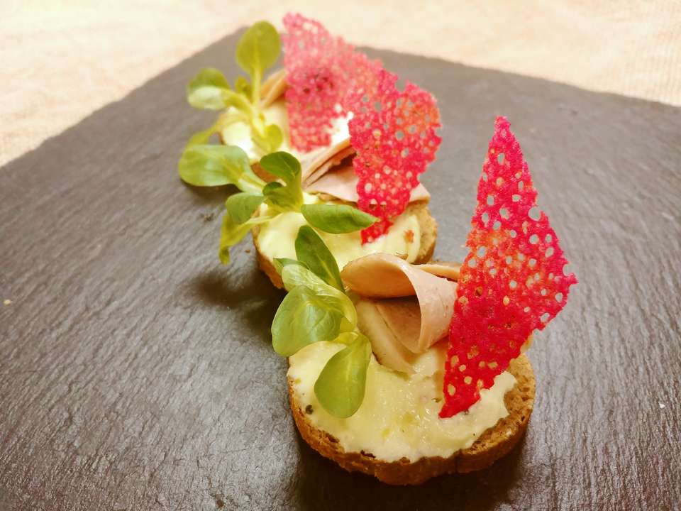 Level Catering Тапас с копченой уткой