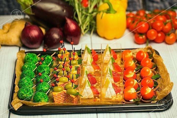 Ministerstvo Catering Company Набор канапе с сыром — 40 шт.