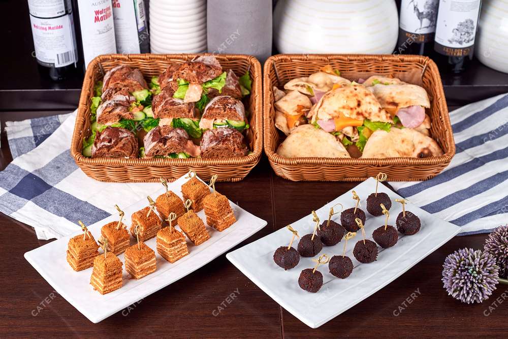 Semplice Catering Кофе-брейк с пирожными