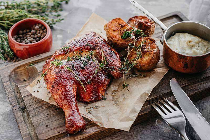 Craft Kitchen Цыплененок BBQ с запеченным картофелем и соусом тар-тар