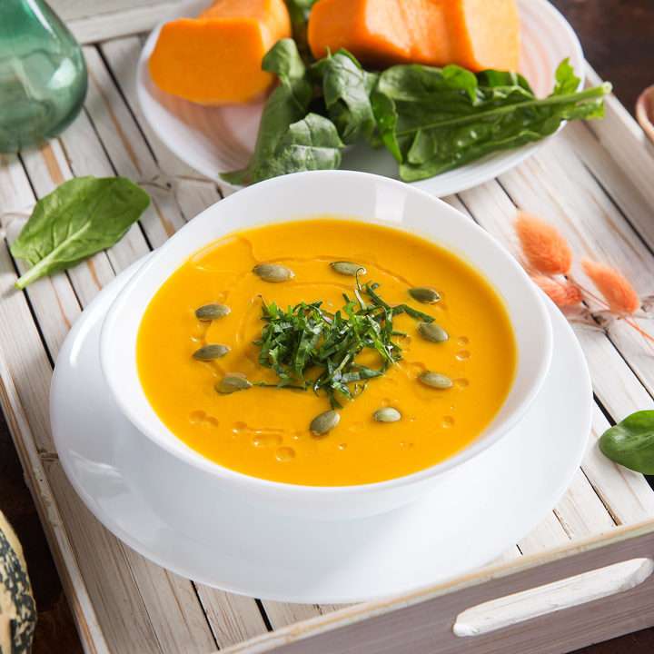 Имбирно-тыквенный суп. Тыквенный крем суп с имбирем. Тыквенный суп пюре с имбирем. Тыквенный суп пюре с имбирем. Имбирно-тыквенный суп.