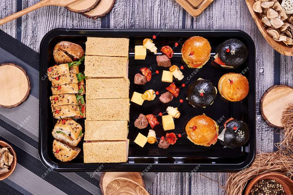 Хлеб насущный кейтеринг. Хлеб насущный кейтеринг доставка брошюра. Пирожки на кофе брейк. Хлеб насущный кейтеринг. Хлеб насущный кейтеринг брошюра.